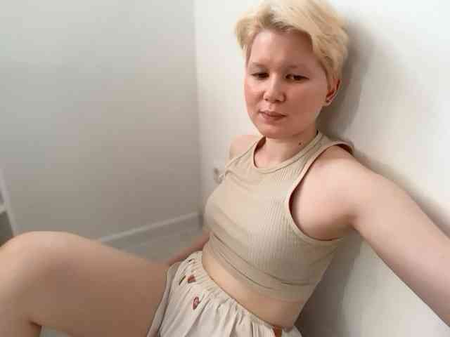 Larast Live Webcam on BongaCams