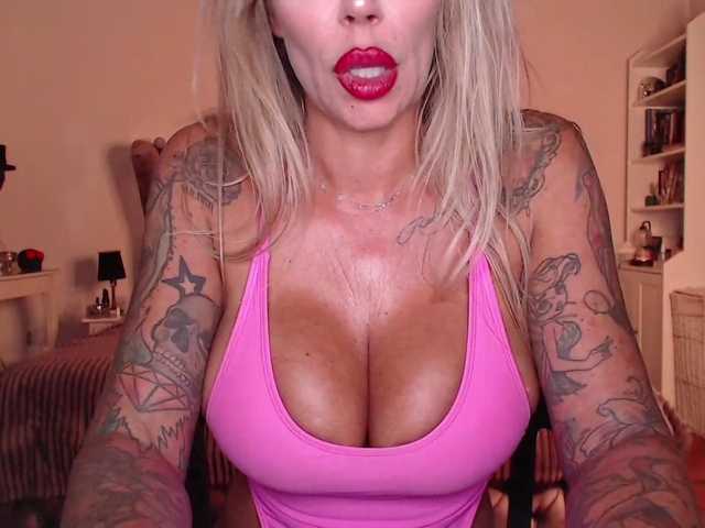 desireSADIE live cam on BongaCams