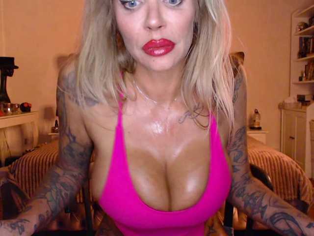 desireSADIE live cam on BongaCams