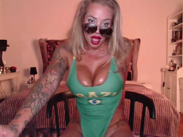 desireSADIE live cam on BongaCams