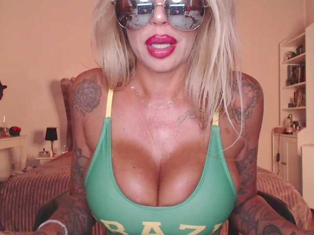 desireSADIE live cam on BongaCams