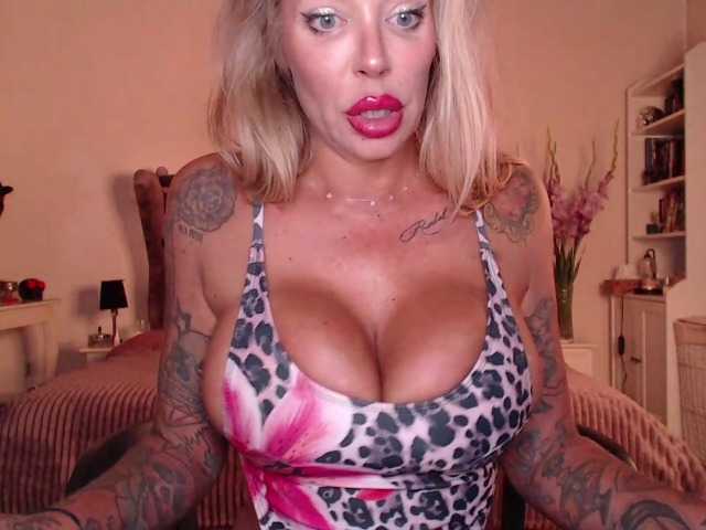 desireSADIE live webcam show