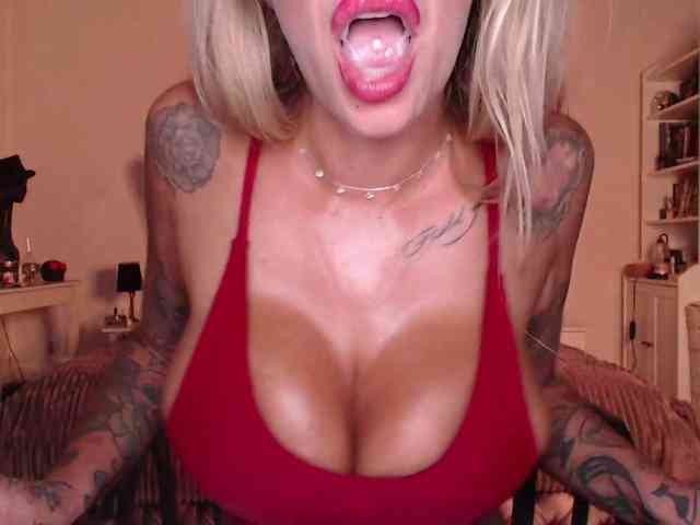 desireSADIE webcam