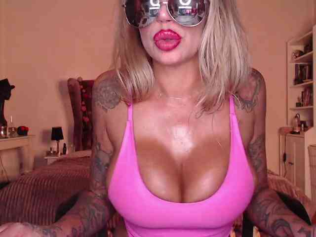 desireSADIE webcam