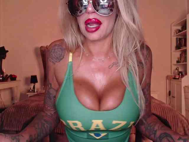 desireSADIE webcam
