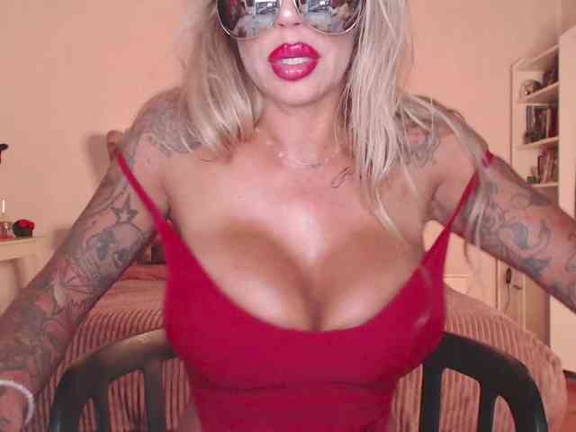desireSADIE webcam