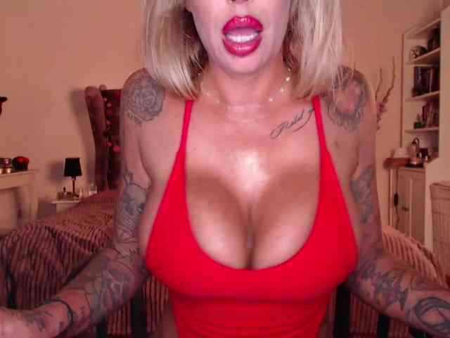 desireSADIE webcam