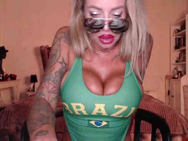 desireSADIE webcam