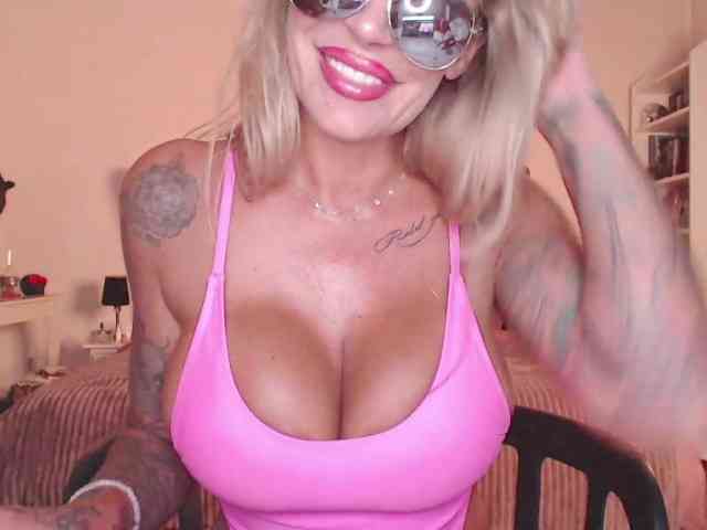 desireSADIE webcam