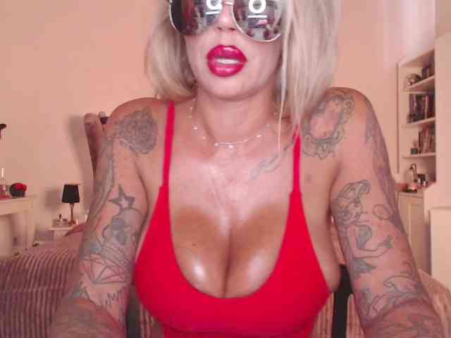 desireSADIE webcam