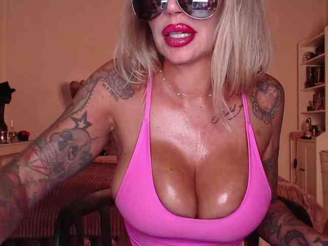 desireSADIE webcam