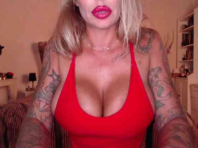 desireSADIE webcam