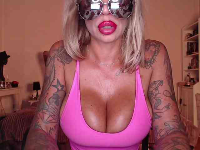 desireSADIE webcam