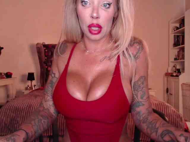 desireSADIE webcam