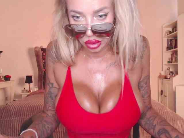 desireSADIE webcam