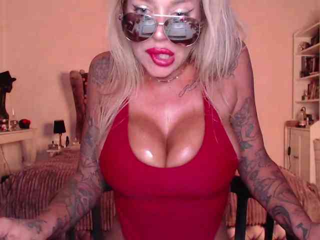 desireSADIE webcam