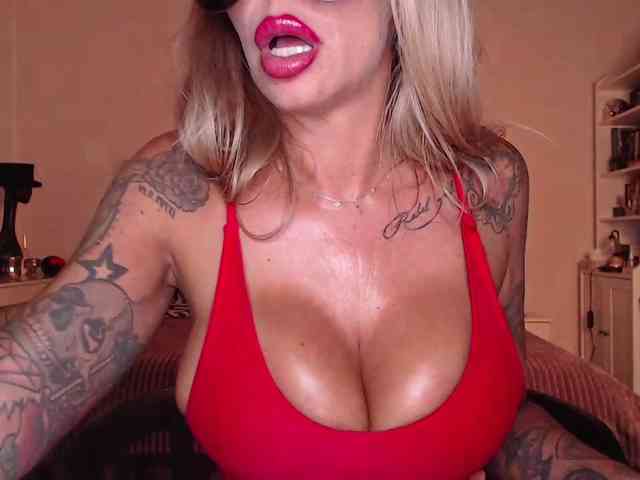 desireSADIE webcam