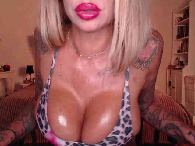 desireSADIE webcam