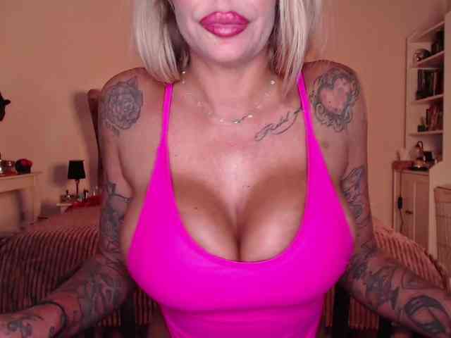 desireSADIE webcam