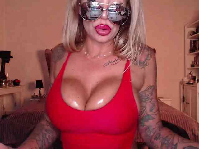 desireSADIE webcam