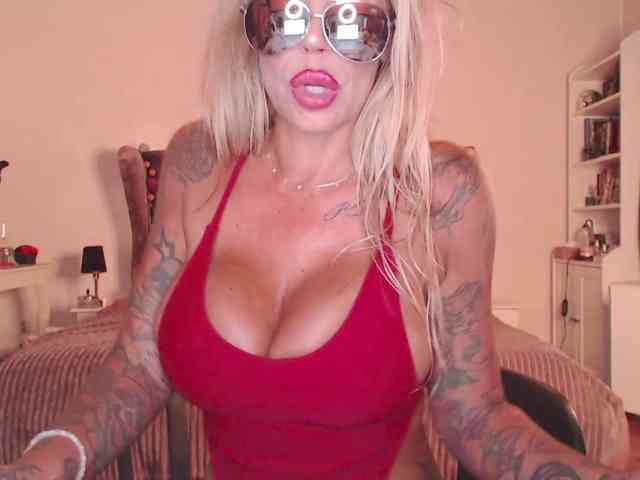 desireSADIE webcam