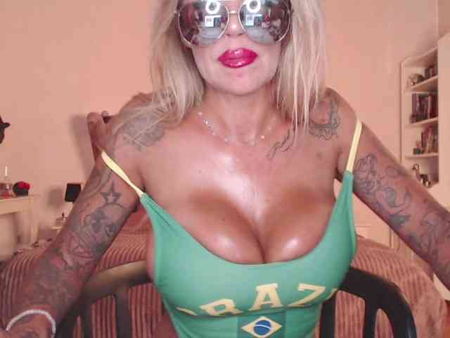 desireSADIE webcam