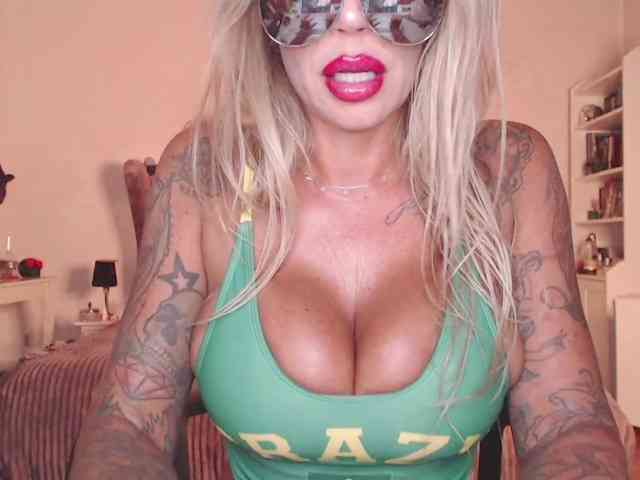 desireSADIE webcam