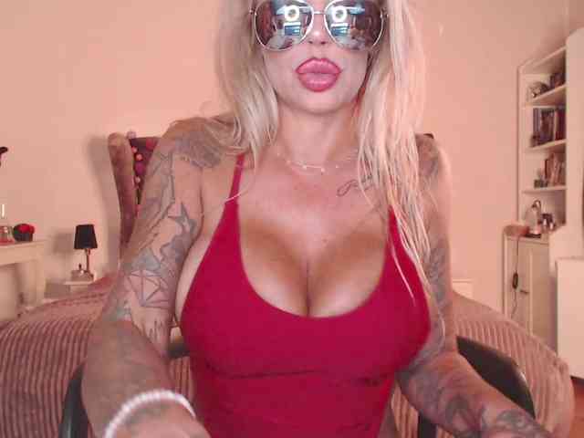 desireSADIE webcam