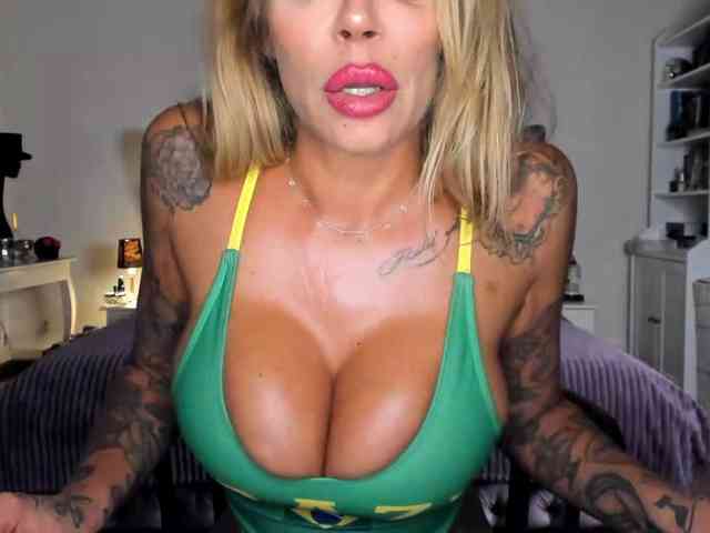 desireSADIE webcam