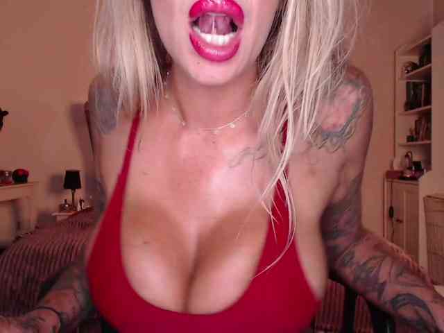 desireSADIE webcam