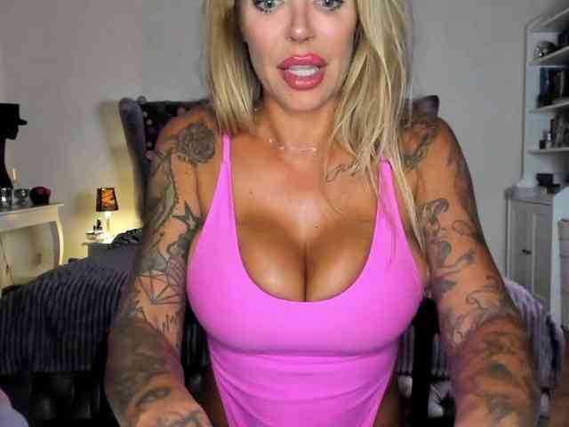 desireSADIE webcam