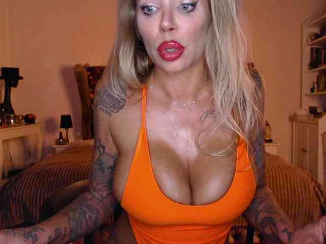 desireSADIE webcam