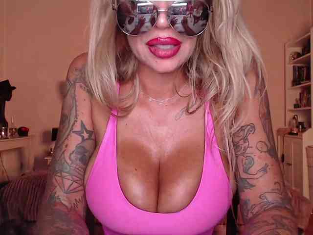desireSADIE webcam
