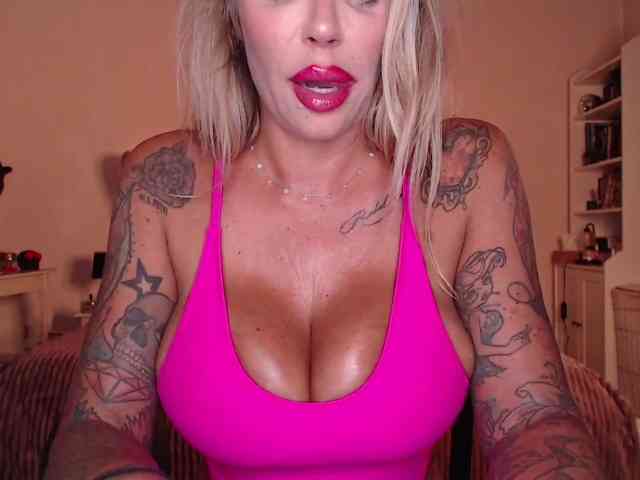 desireSADIE webcam