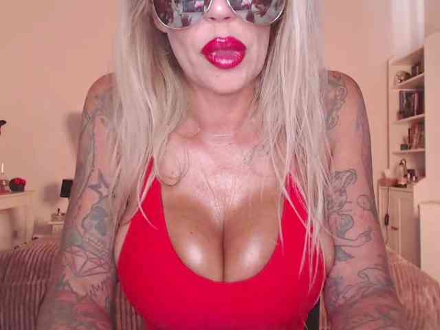 desireSADIE webcam
