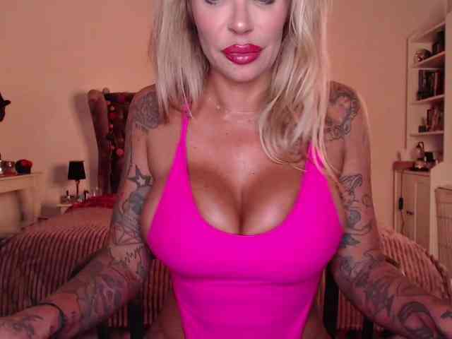desireSADIE webcam