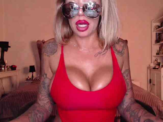 desireSADIE webcam