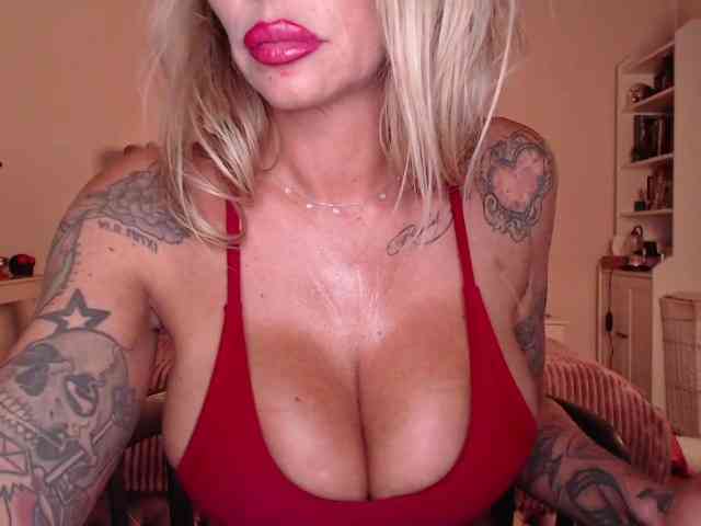 desireSADIE webcam