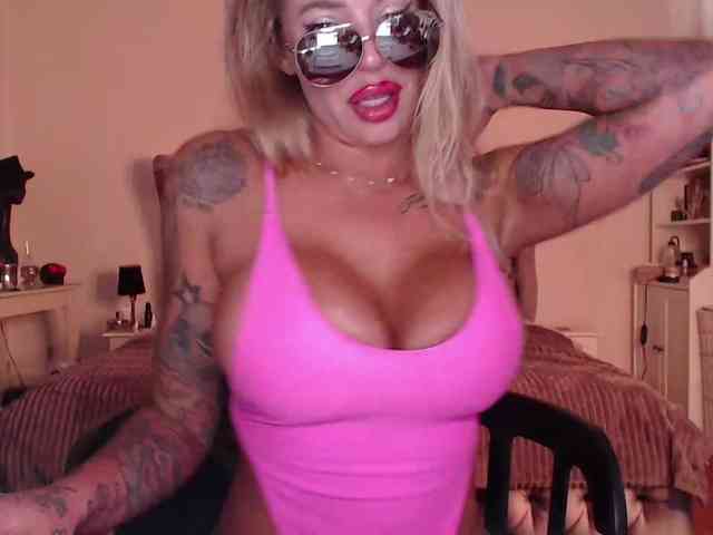desireSADIE webcam