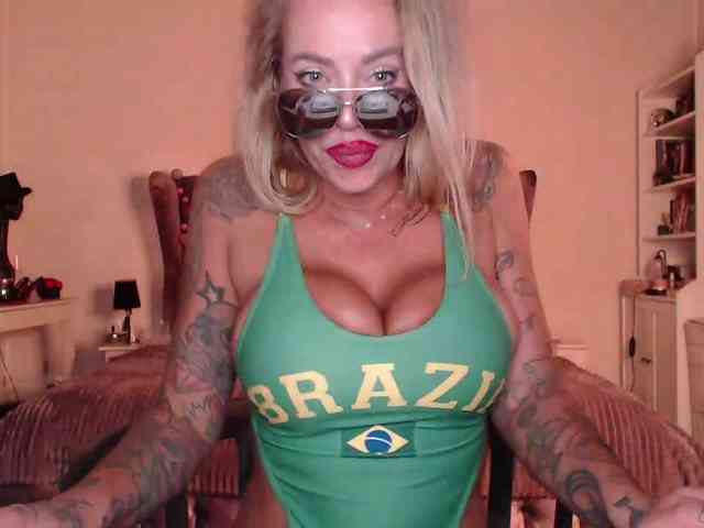desireSADIE webcam