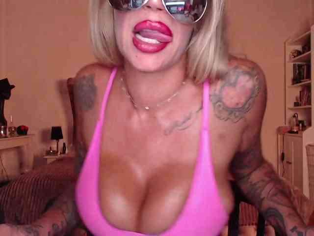 desireSADIE webcam