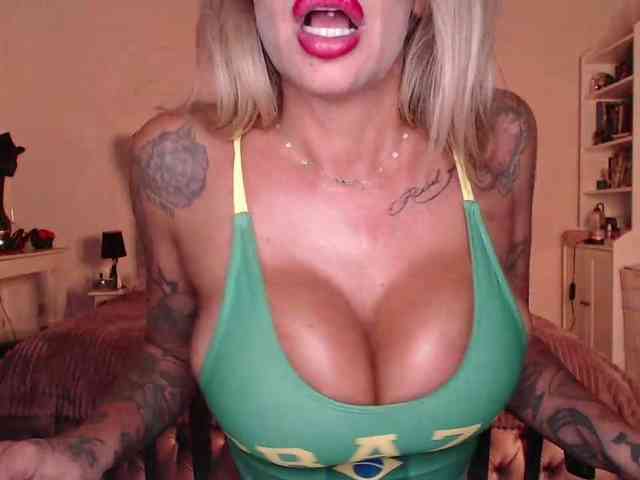 desireSADIE webcam