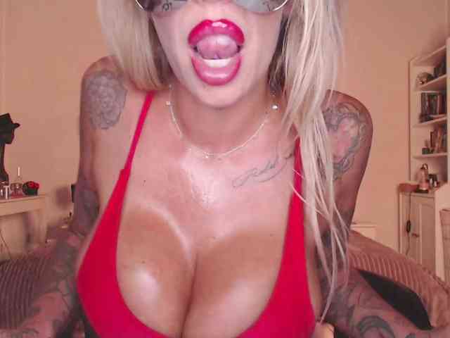 desireSADIE webcam