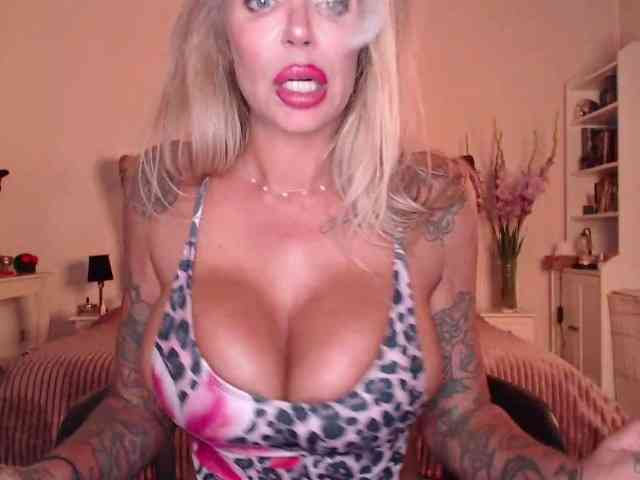 desireSADIE webcam