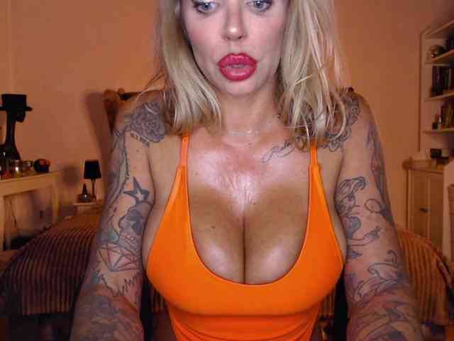 desireSADIE webcam