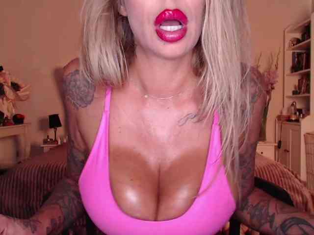 desireSADIE webcam