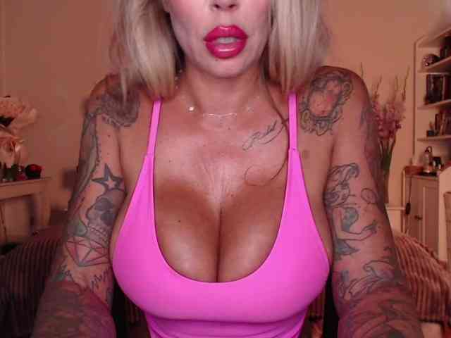 desireSADIE webcam