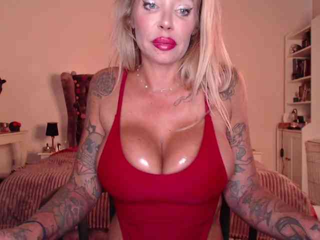 desireSADIE webcam