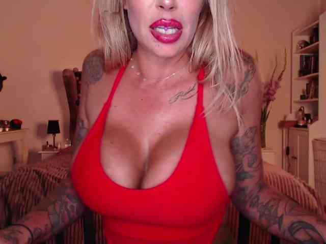 desireSADIE webcam
