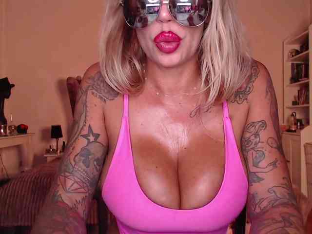 desireSADIE webcam